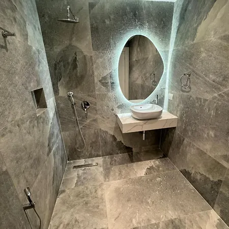 Kraja Hotel 3*