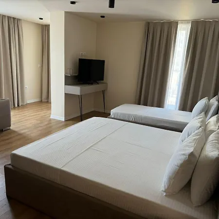Kraja Hotel Golem (Tirana)