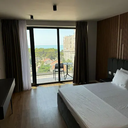 Kraja 3* Golem (Tirana)