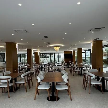 酒店 Kraja 4*