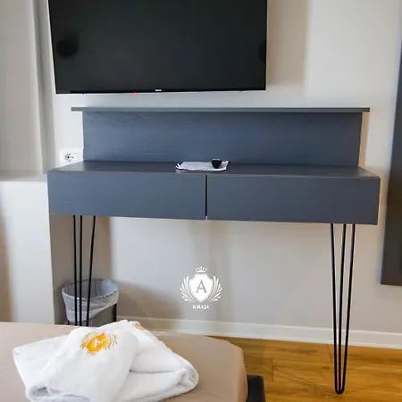 Kraja 格勒姆