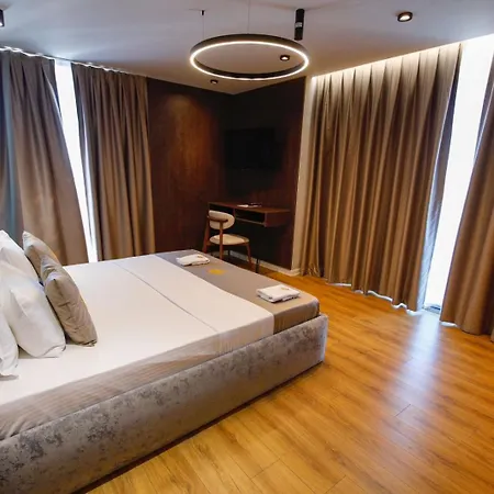 Kraja 4* 格勒姆