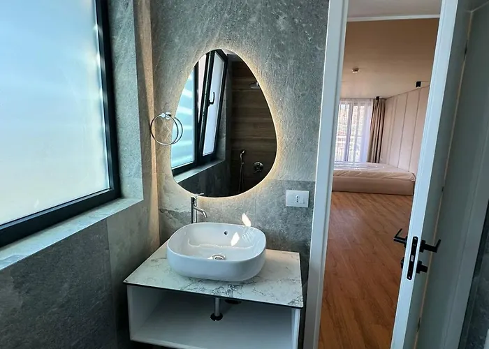 Kraja Hotel Golem (Tirana)