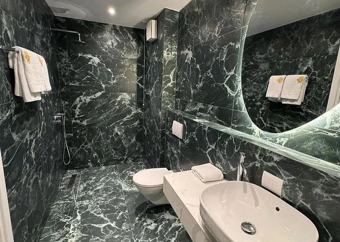 Hotel Kraja Golem (Tirana)