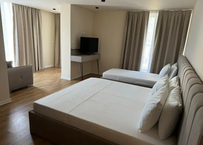 Kraja Hotel Golem (Tirana)