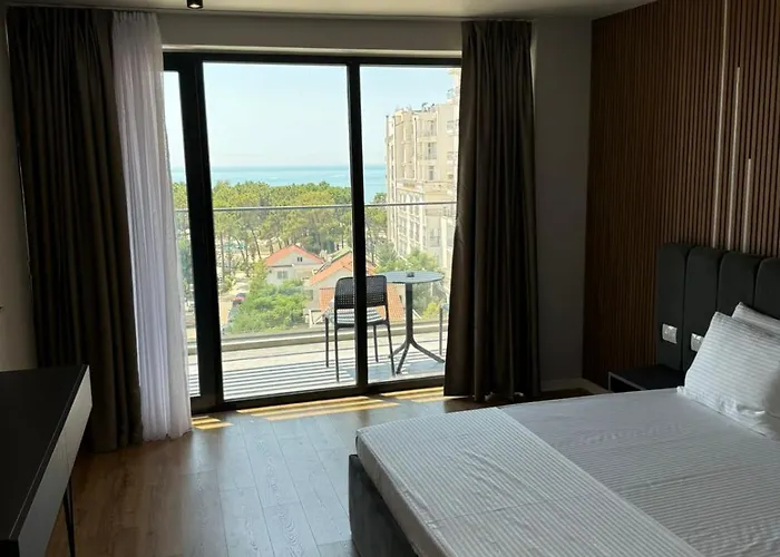 Kraja 4* Golem (Tirana)