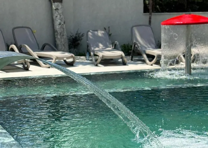 Kraja Hotel Golem (Tirana)