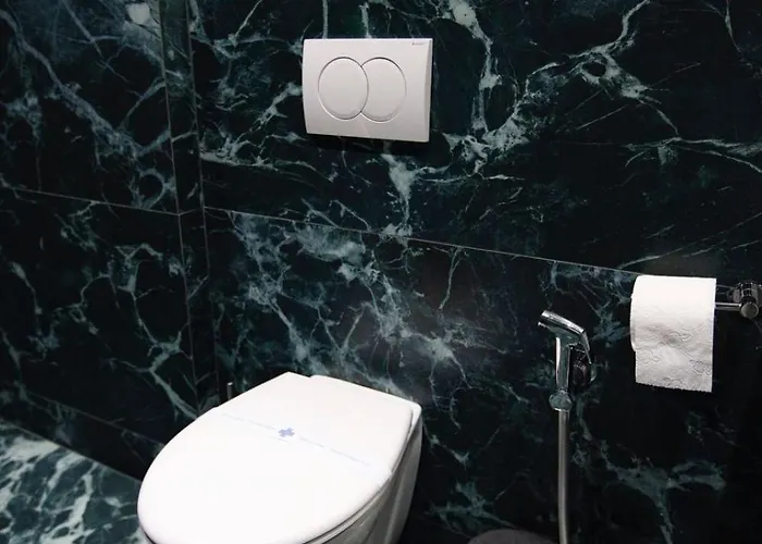 Kraja Hotel Golem (Tirana)