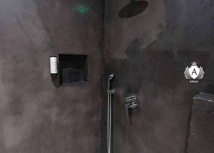 Hotel Kraja Golem (Tirana)