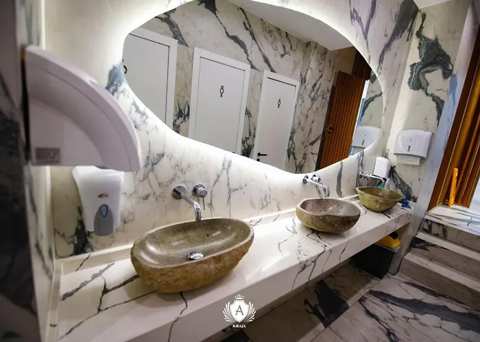 Hotel Kraja Golem (Tirana)